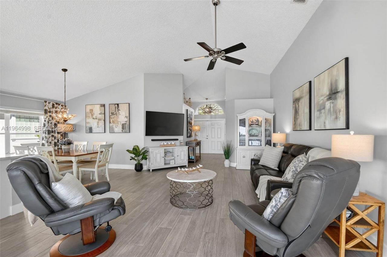 7599 Santee Ter, Lake Worth, FL 33467 Photo