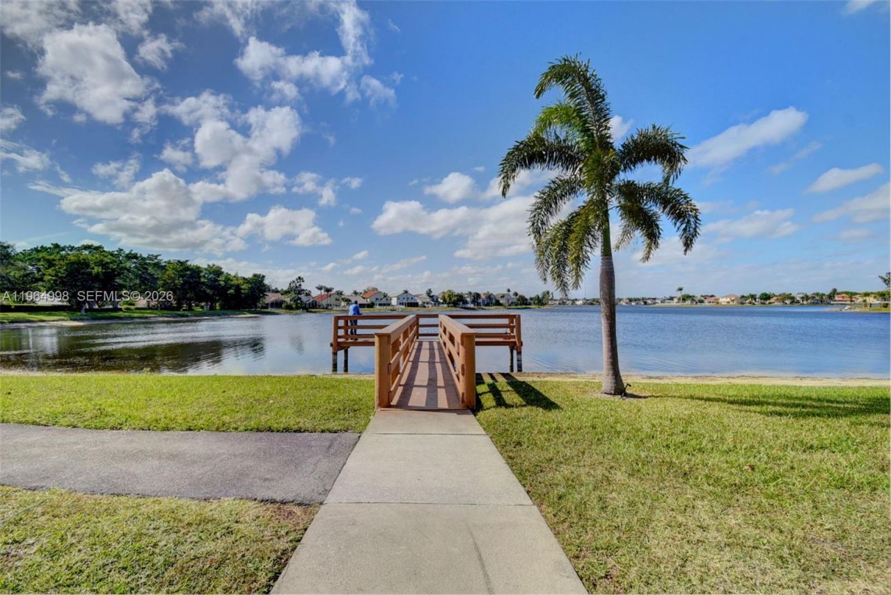 7599 Santee Ter, Lake Worth, FL 33467 Photo
