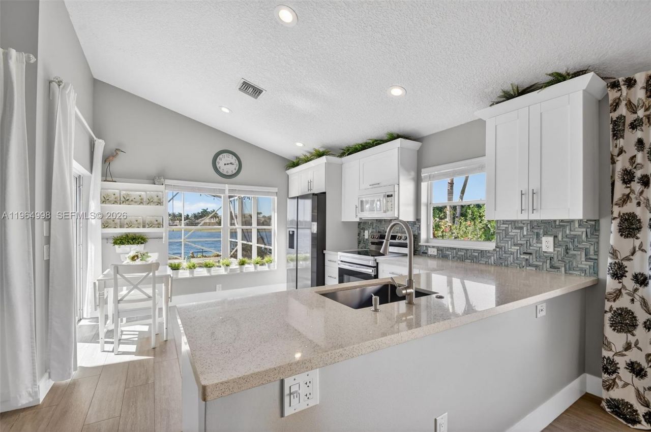 7599 Santee Ter, Lake Worth, FL 33467 Photo