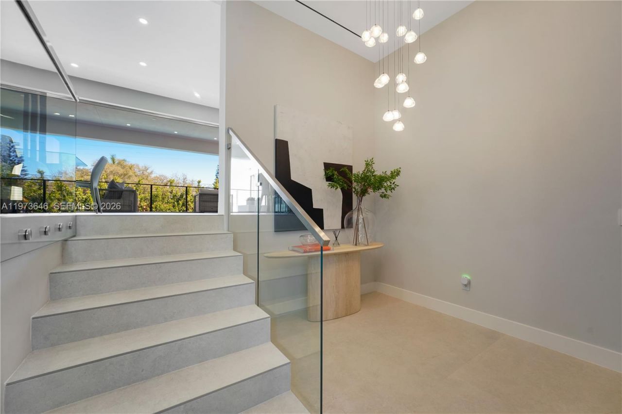 285 Woodcrest Rd , Key Biscayne, FL 33149 Photo