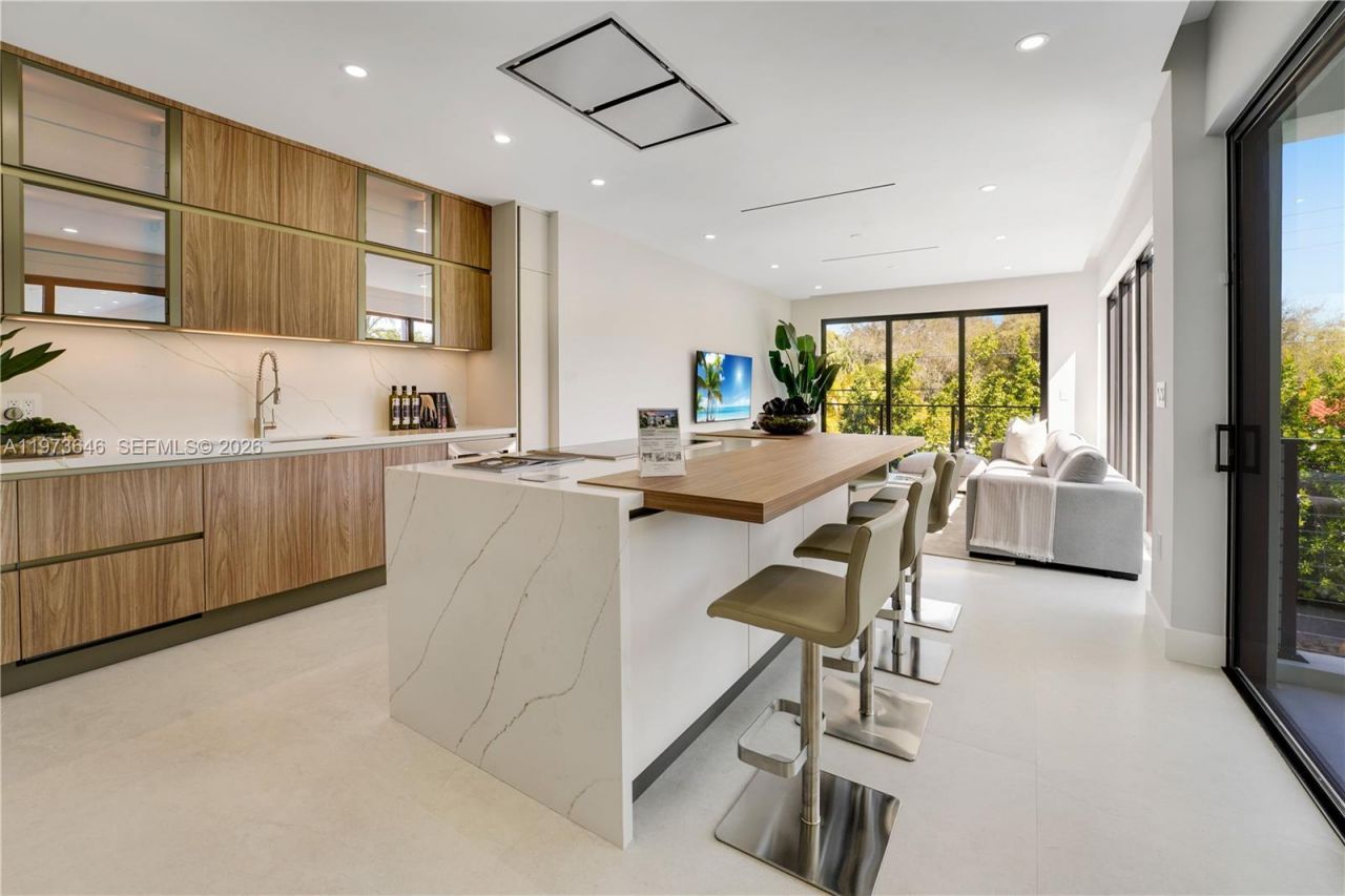 285 Woodcrest Rd , Key Biscayne, FL 33149 Photo