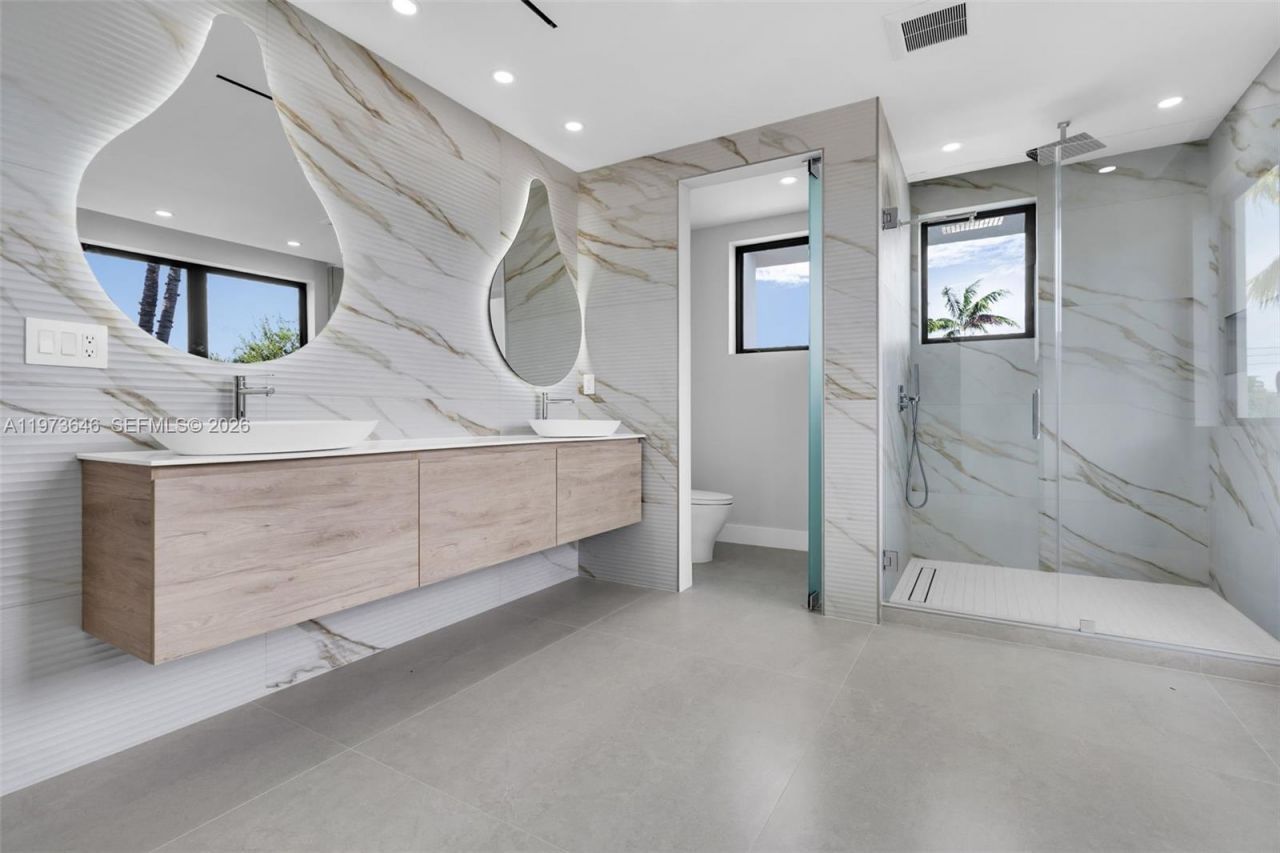 285 Woodcrest Rd , Key Biscayne, FL 33149 Photo