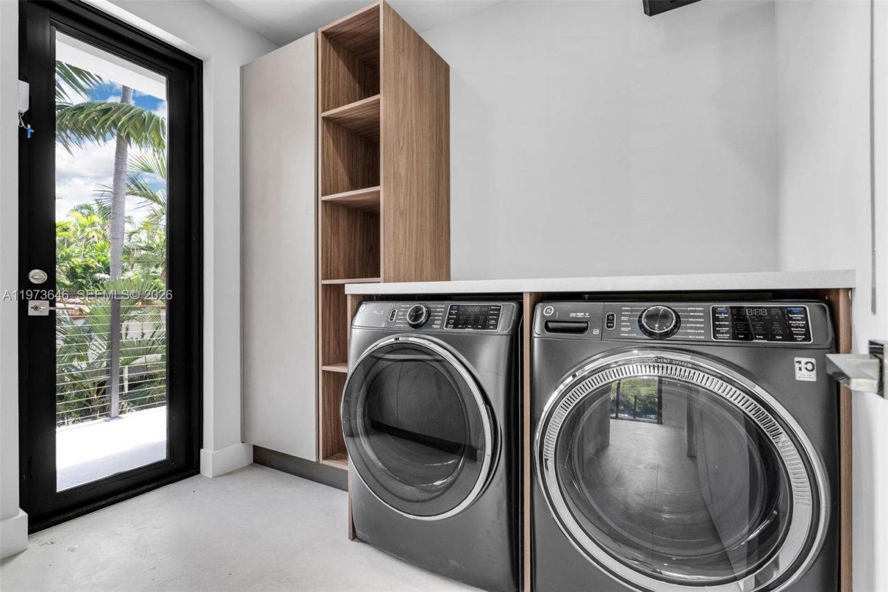 285 Woodcrest Rd , Key Biscayne, FL 33149 Photo