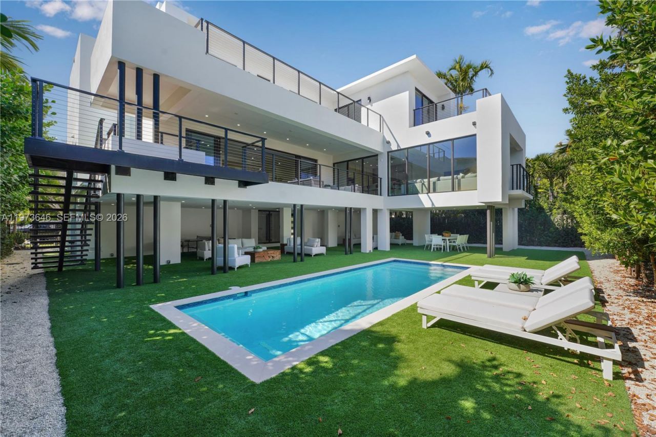 285 Woodcrest Rd , Key Biscayne, FL 33149 Photo