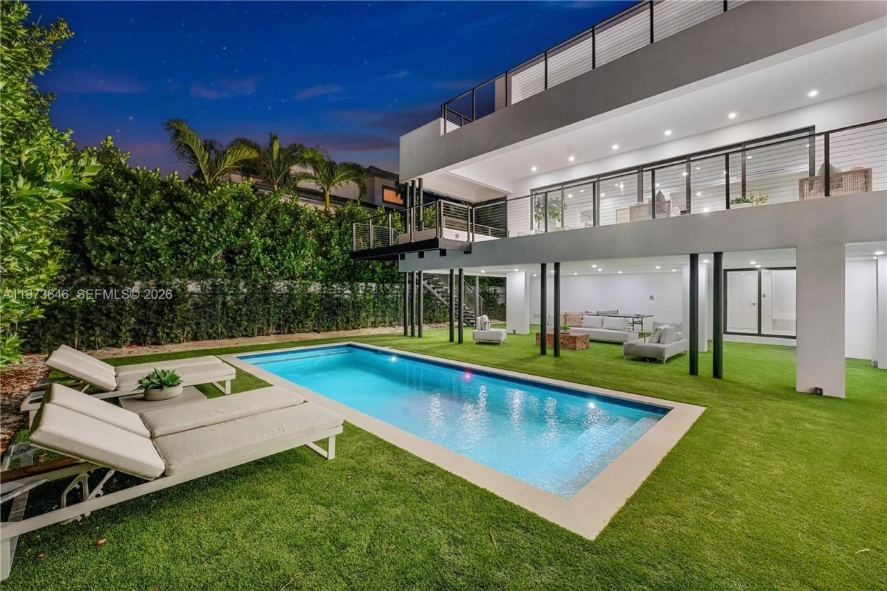 285 Woodcrest Rd , Key Biscayne, FL 33149 Photo