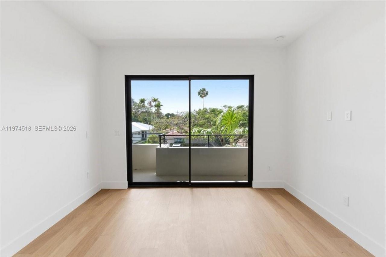 2925 SW 36th Ave, Miami, FL 33133 Photo