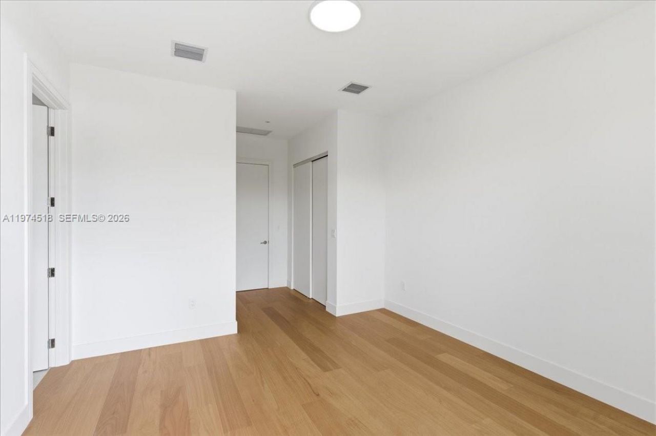 2925 SW 36th Ave, Miami, FL 33133 Photo