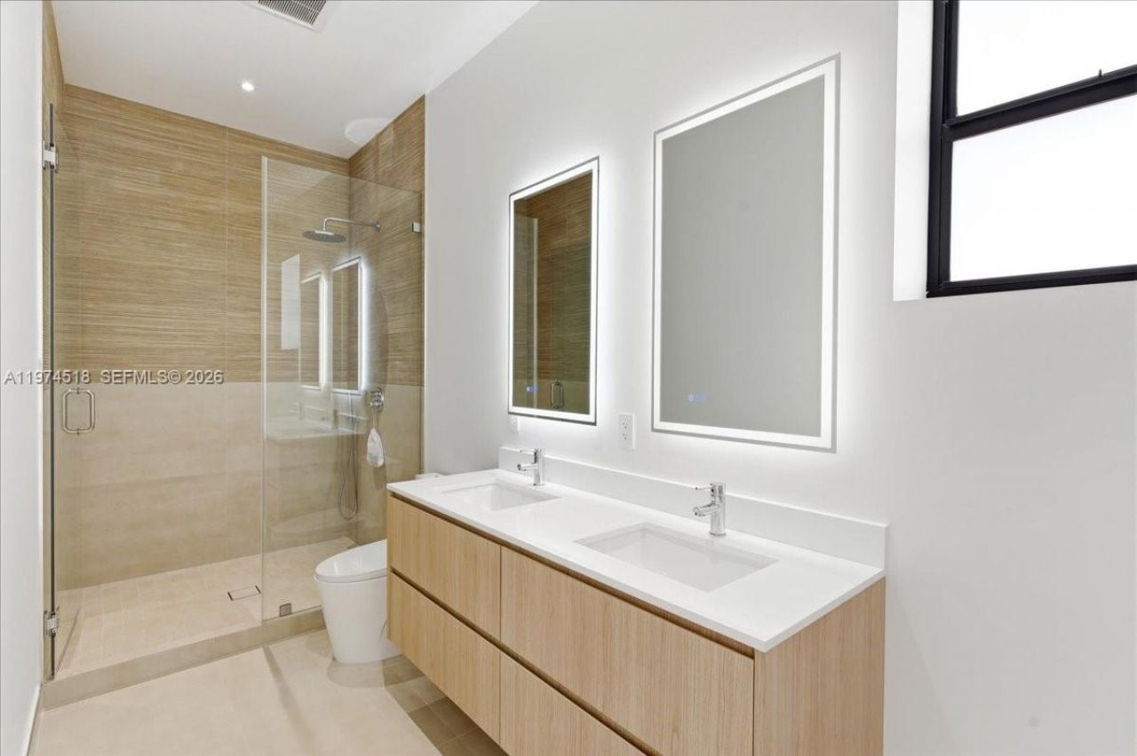 2925 SW 36th Ave, Miami, FL 33133 Photo