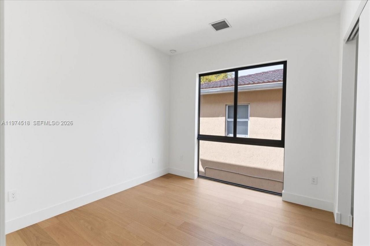 2925 SW 36th Ave, Miami, FL 33133 Photo