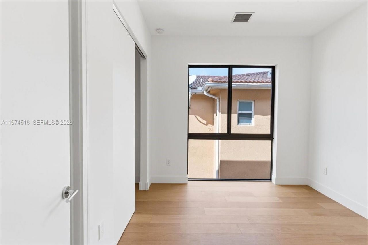 2925 SW 36th Ave, Miami, FL 33133 Photo