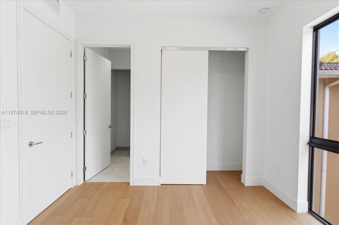 2925 SW 36th Ave, Miami, FL 33133 Photo