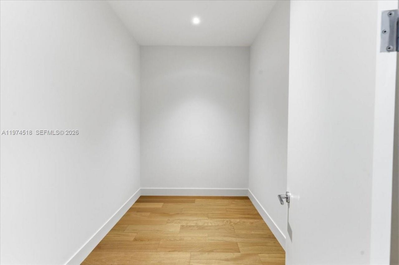 2925 SW 36th Ave, Miami, FL 33133 Photo