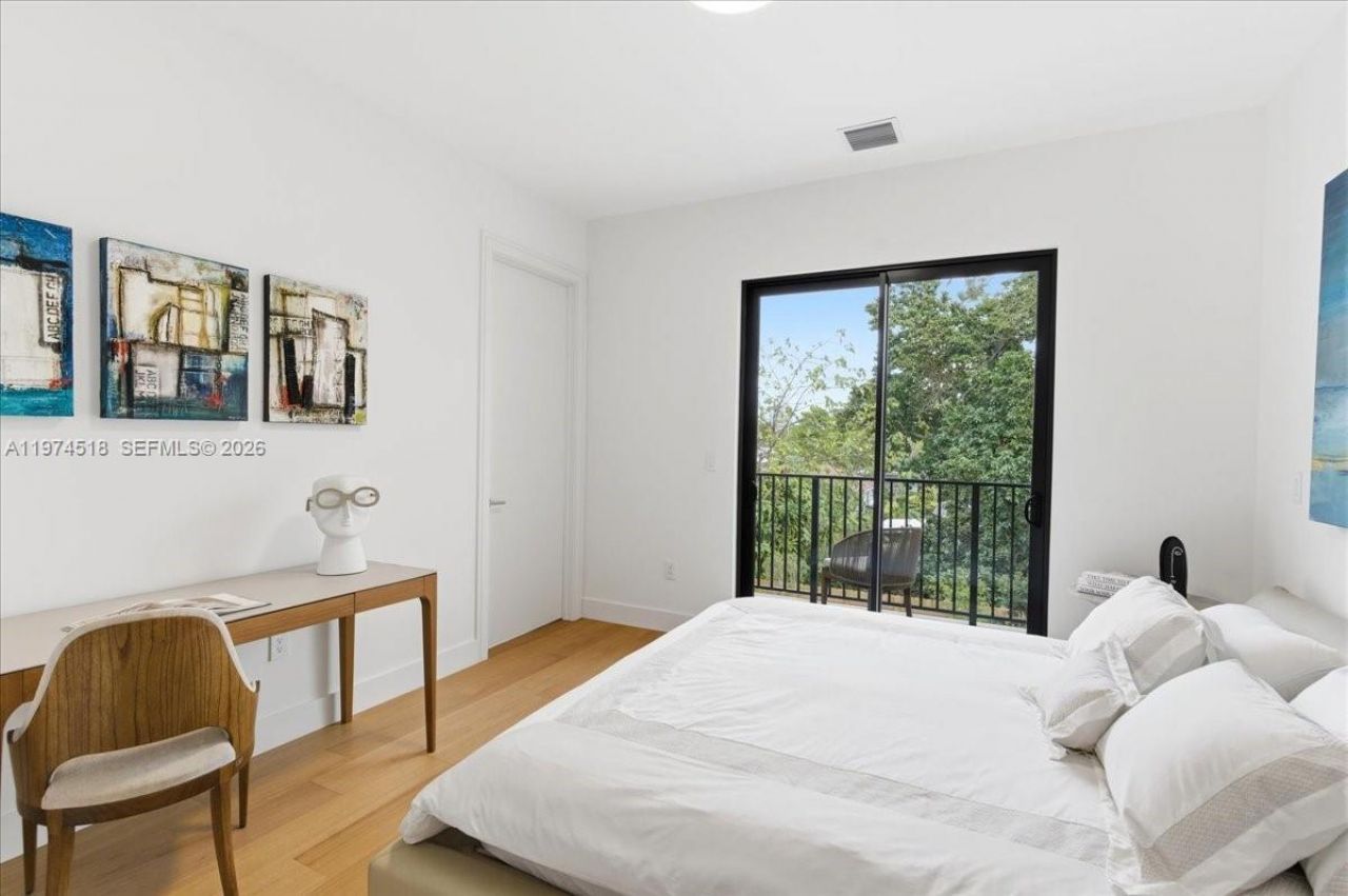 2925 SW 36th Ave, Miami, FL 33133 Photo