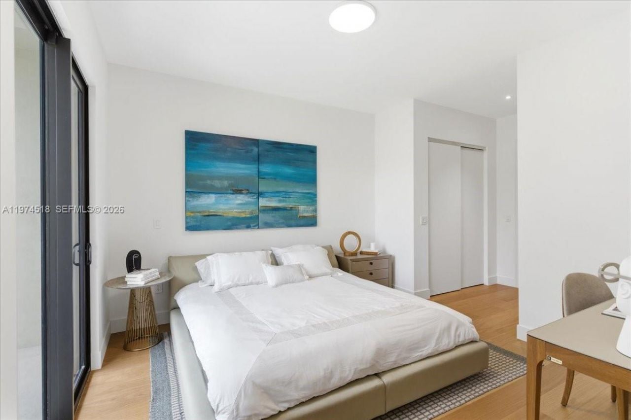 2925 SW 36th Ave, Miami, FL 33133 Photo