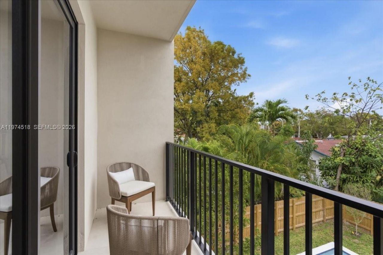 2925 SW 36th Ave, Miami, FL 33133 Photo