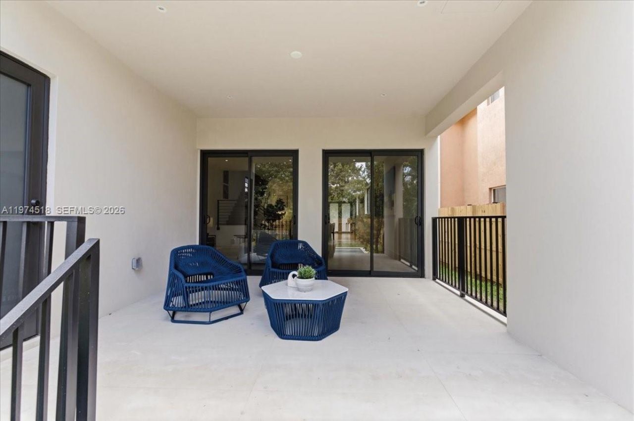 2925 SW 36th Ave, Miami, FL 33133 Photo