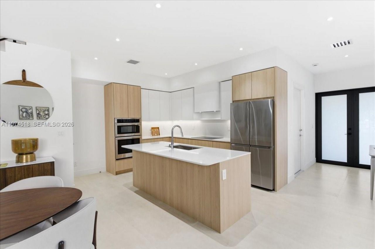 2925 SW 36th Ave, Miami, FL 33133 Photo