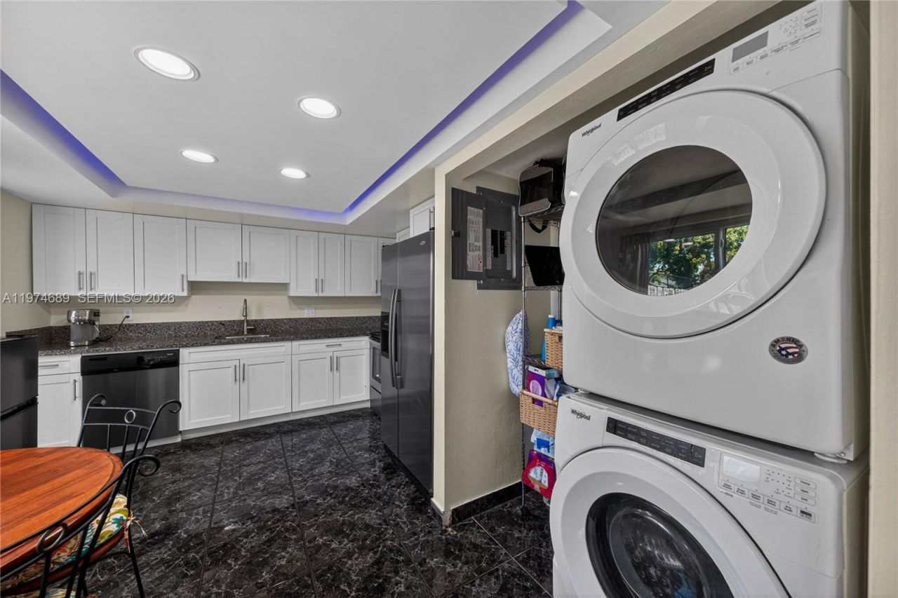 7265 W Sunrise Blvd, Unit 7265L, Plantation, FL 33313 Photo