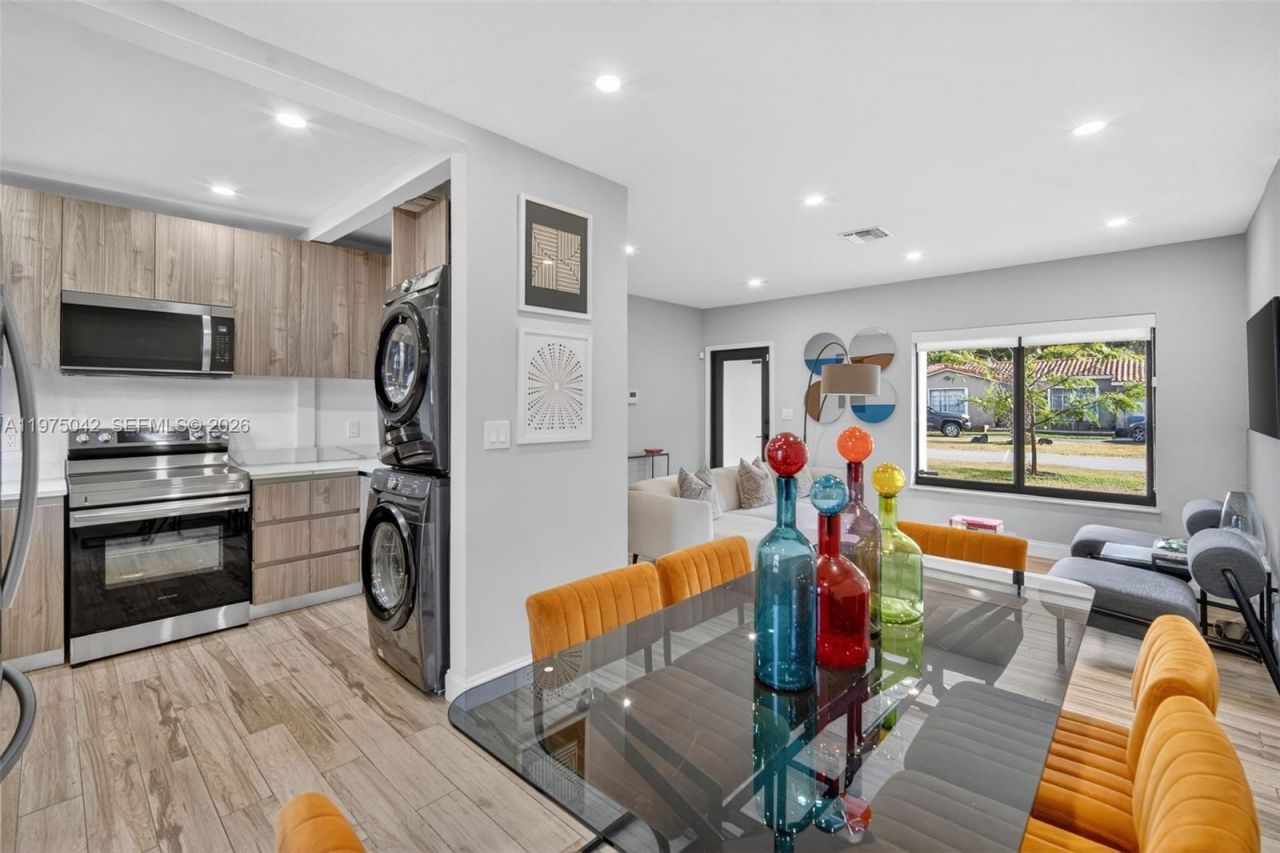 529 NE 109th St , Miami, FL 33161 Photo