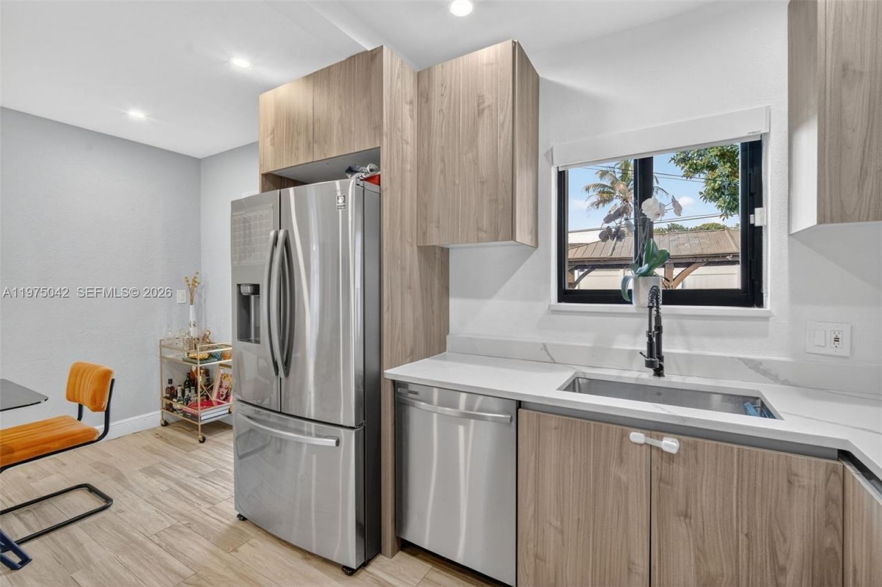 529 NE 109th St , Miami, FL 33161 Photo