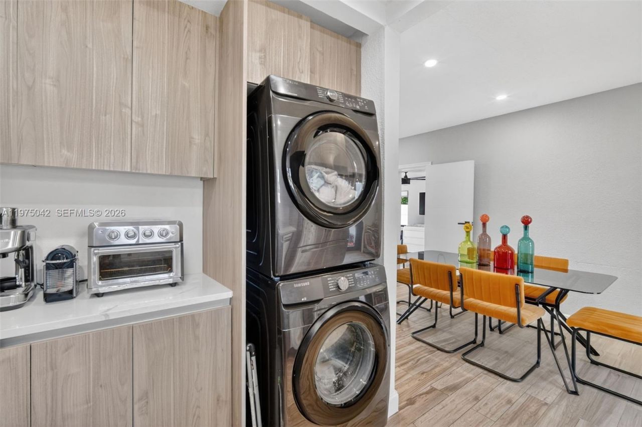 529 NE 109th St , Miami, FL 33161 Photo