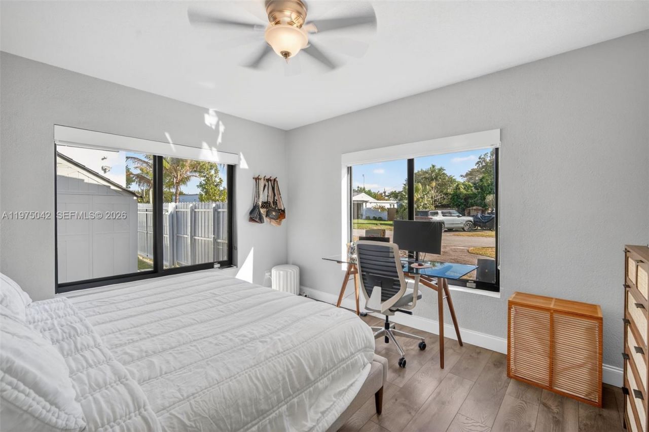 529 NE 109th St , Miami, FL 33161 Photo