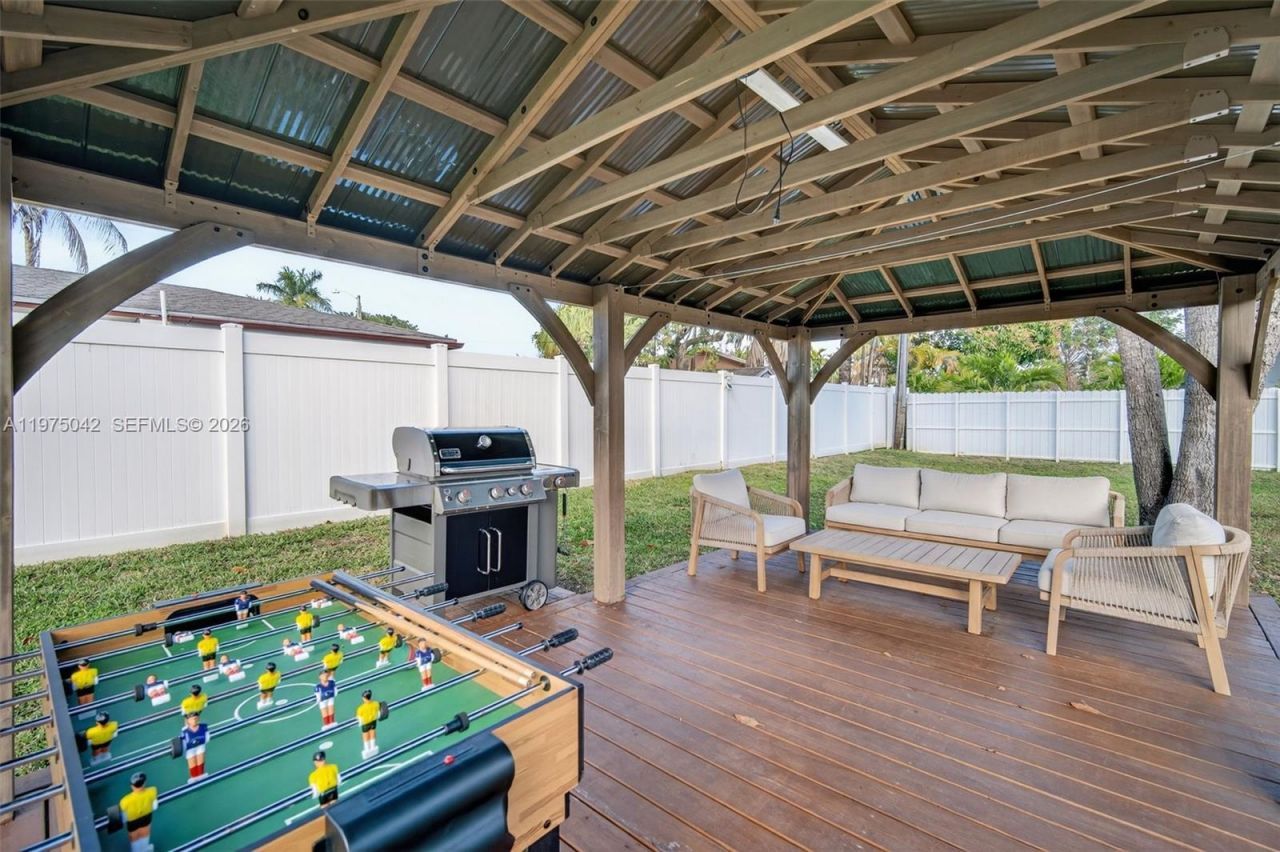 529 NE 109th St , Miami, FL 33161 Photo