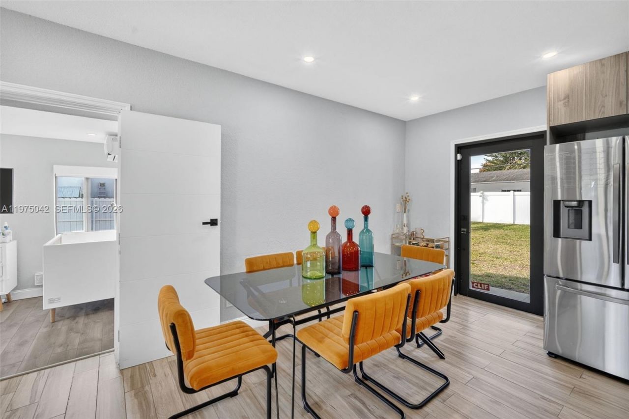 529 NE 109th St , Miami, FL 33161 Photo