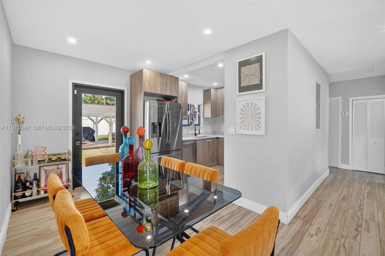 529 NE 109th St , Miami, FL 33161 Photo