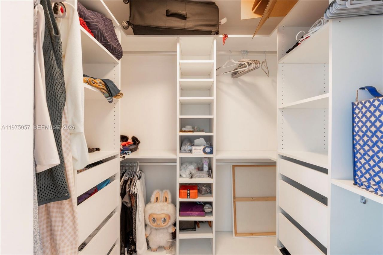 31 SE 5th St , Unit 4121, Miami, FL 33131 Photo