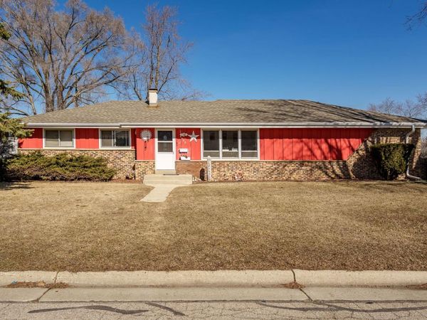 602 W Hilltop Trail, Fort Atkinson, WI 53538