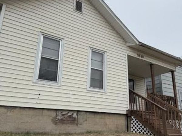 1810 Chestnut Street , Hannibal, MO 63401