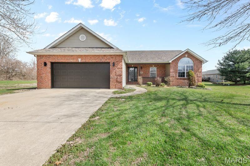 1966 Captains Drive, Worden, IL 62097 Main Photo