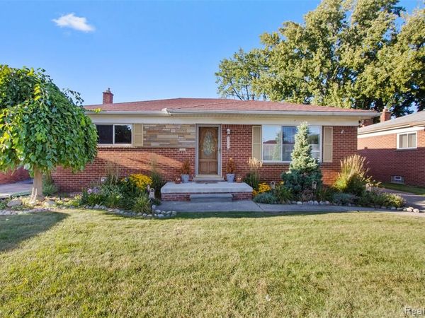 18575 Michael Avenue, Eastpointe, MI 48021