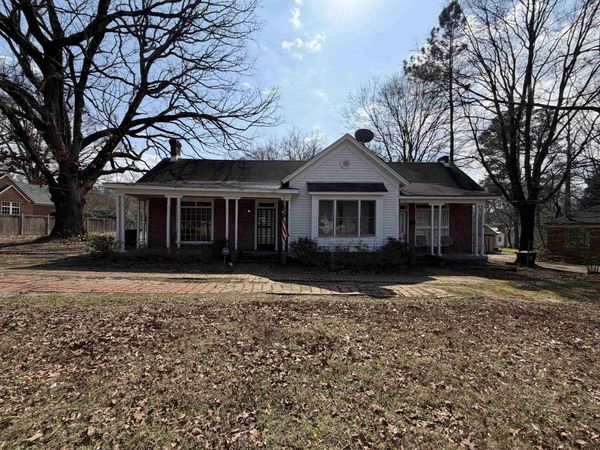 279 W POPLAR AVE, Collierville, TN 38017