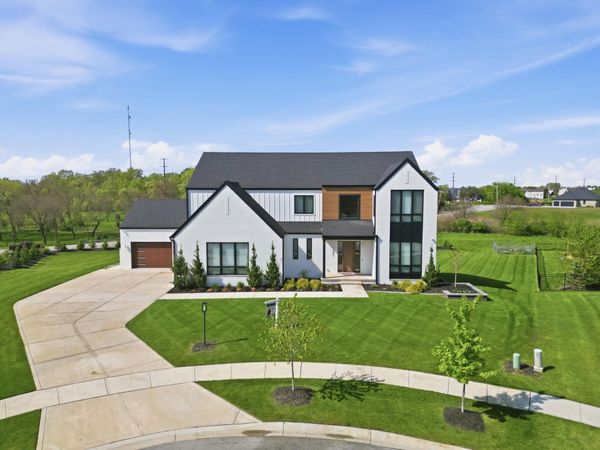 10092 Tall Grass Trail, St. John, IN 46373