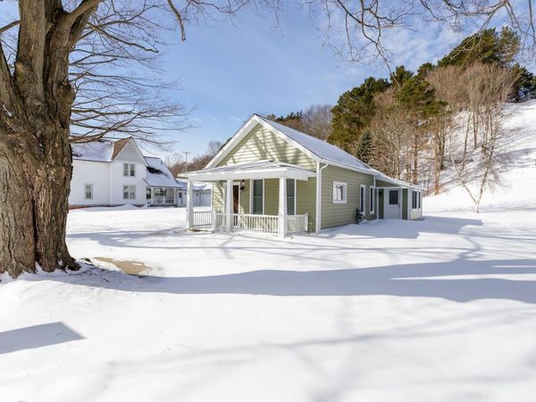 605 Lincoln Avenue, Elberta, MI 49628