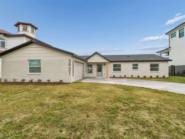 3921 VERSAILLES DRIVE , TAMPA, FL 33634