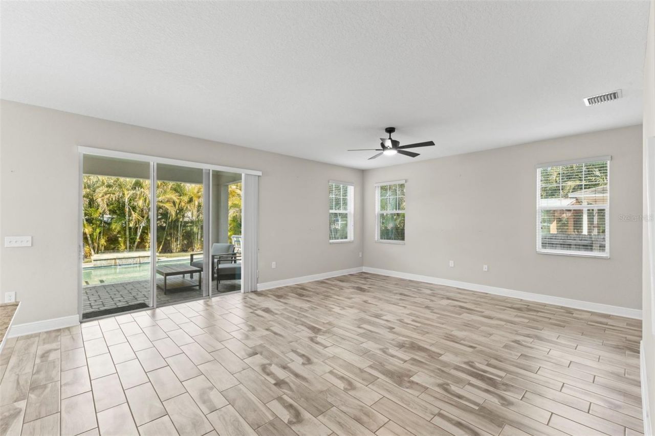 8027 27th Avenue N, Saint Petersburg, FL 33710 Photo