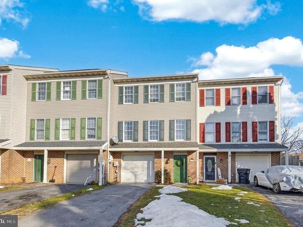 129 TOWNHOUSE LANE, LANCASTER, PA 17603