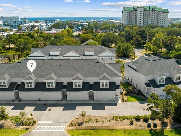 100 Beach Drive, Unit 11, Destin, FL 32541