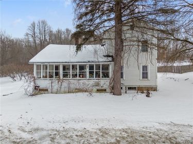 858 W Genesee Road, Baldwinsville, NY 13027