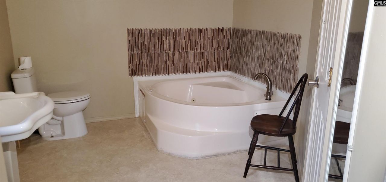 288 Peeler Road  Photo 15