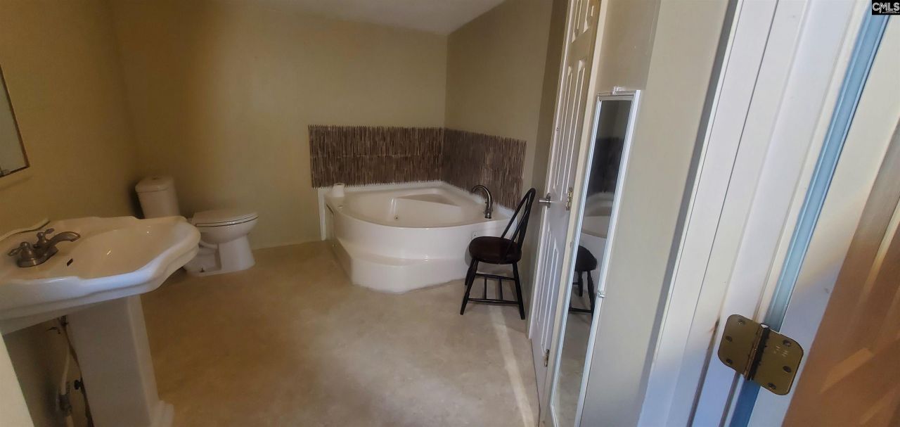 288 Peeler Road  Photo 16