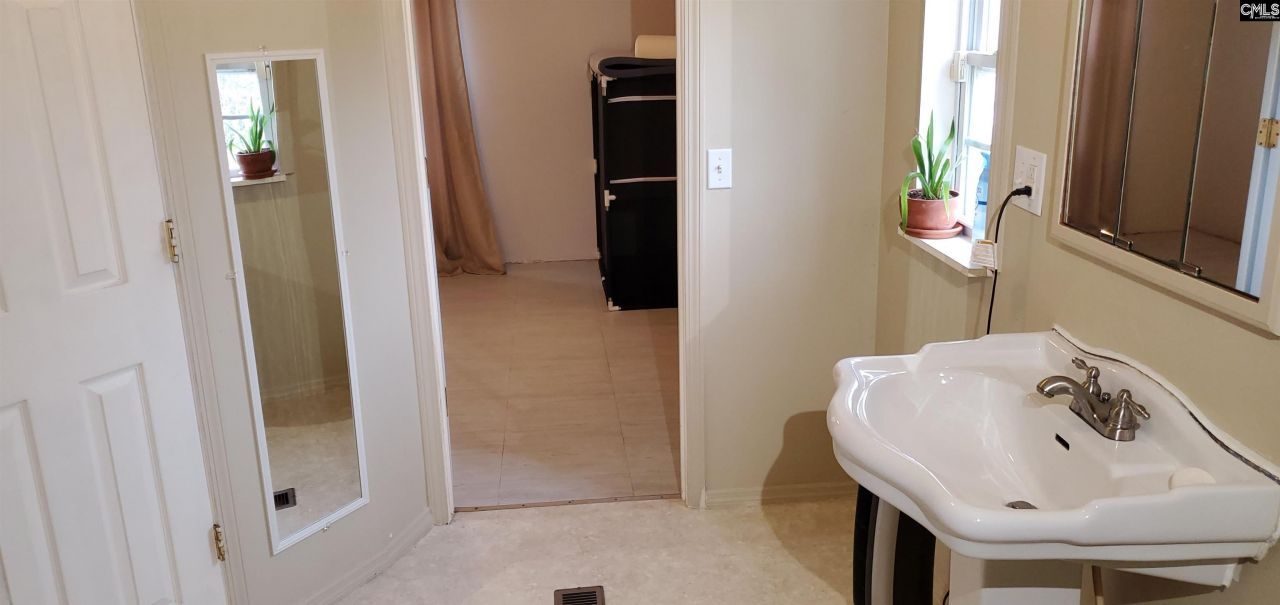 288 Peeler Road  Photo 17