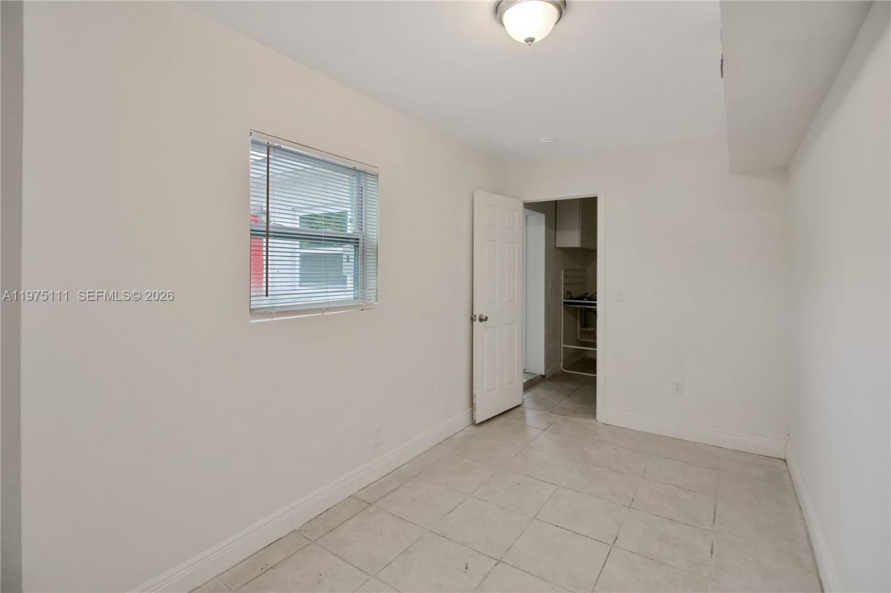 1160 W 26 Th Ct , Riviera Beach, FL 33404 Photo