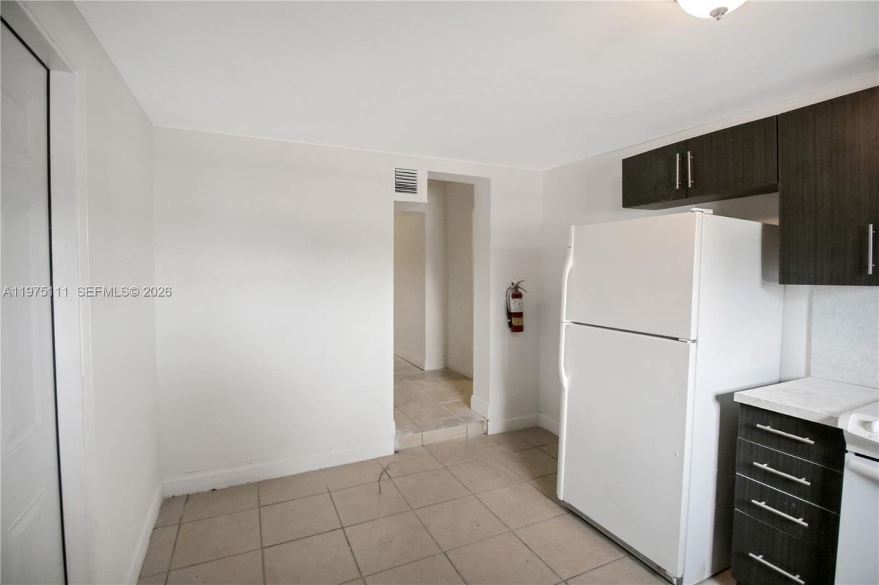 1160 W 26 Th Ct , Riviera Beach, FL 33404 Photo