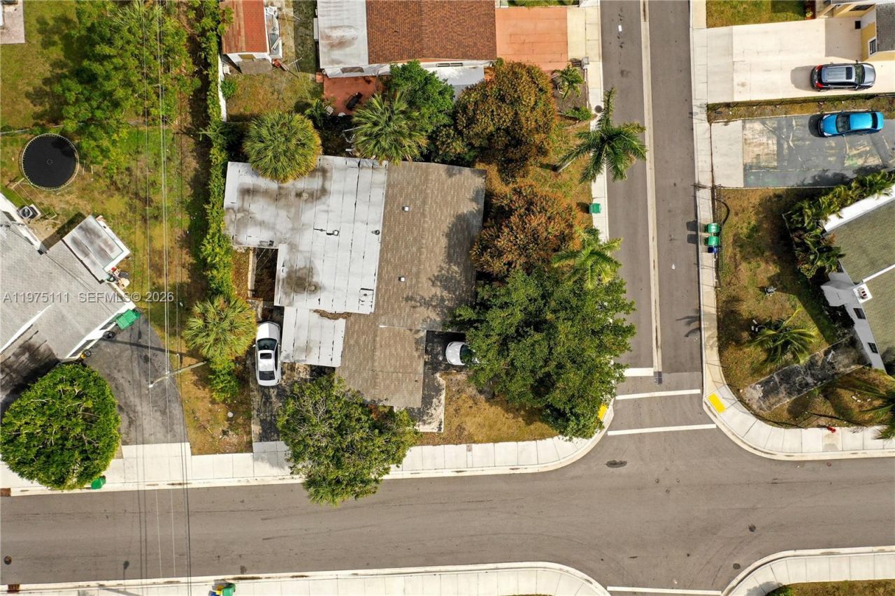 1160 W 26 Th Ct , Riviera Beach, FL 33404 Photo