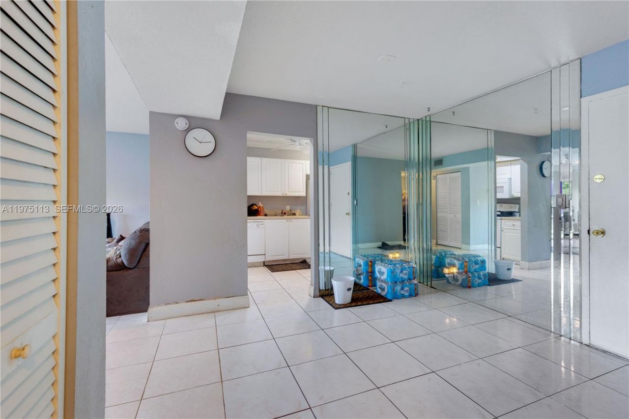 4848 NW 24th Ct, Unit 215, Lauderdale Lakes, FL 33313 Photo