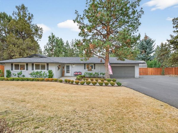 20977 Desert Woods Drive, Bend, OR 97702